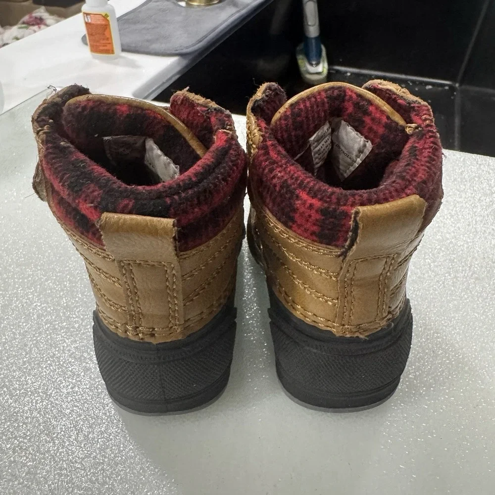 Magellan Toddler Duck Boots | Size 5D | Waterproof + Fleece-Lined - Picture 4 of 8